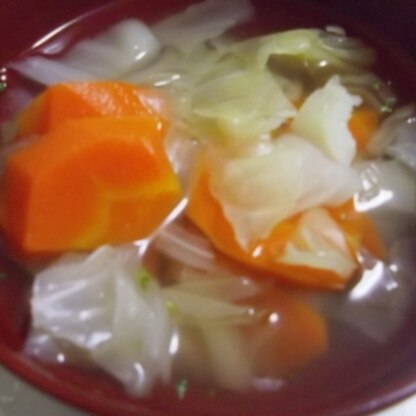 優しい味でほっとなりました。寒くなってきたので、温かいスープ、美味しいですね☆柔らかく煮えた野菜も甘くて美味しかったです♪ごちそうさまでした＾＾v